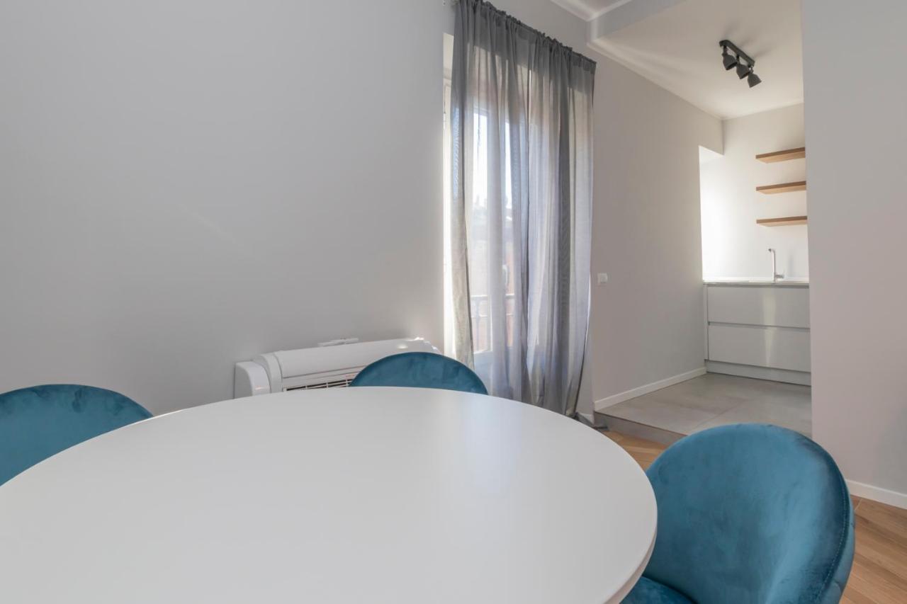 Luxury Apartment In Downtown - Curtatone 4 ميلان المظهر الخارجي الصورة